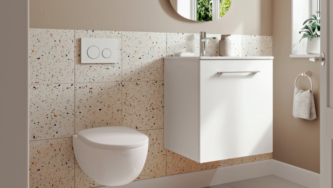 Small Geberit bathroom with wall-hung toilet and washbasin