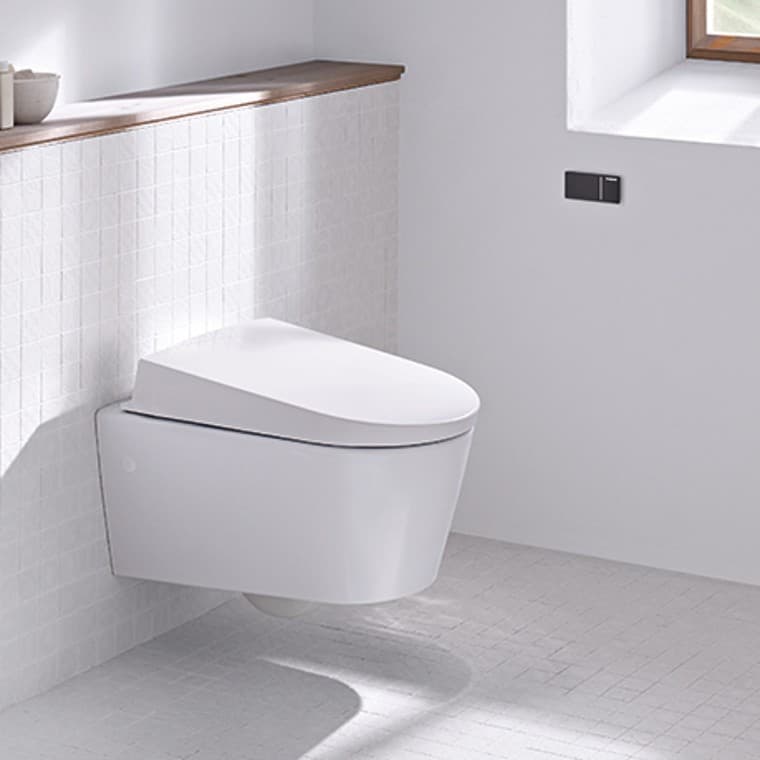 Geberit barrier-free toilet with remote flush actuation Geberit barrier-free toilet with remote flush actuation